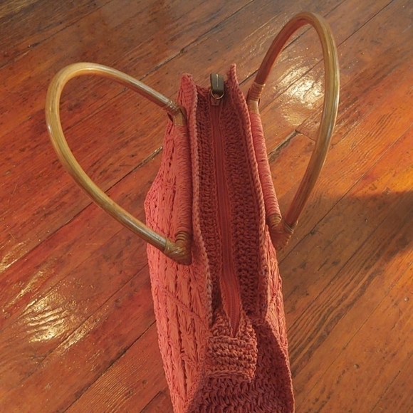 Pink Woven Straw Bag with Wooden Handles - Picture 3 of 6